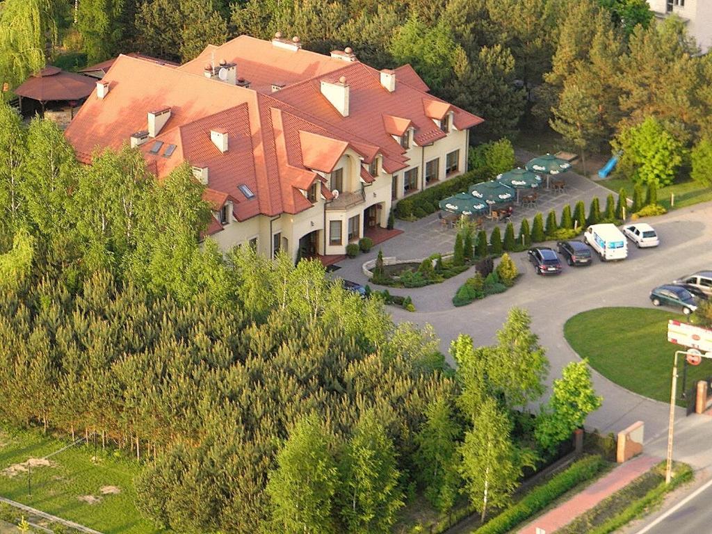 Hotel Maxima Wolanow Exterior photo