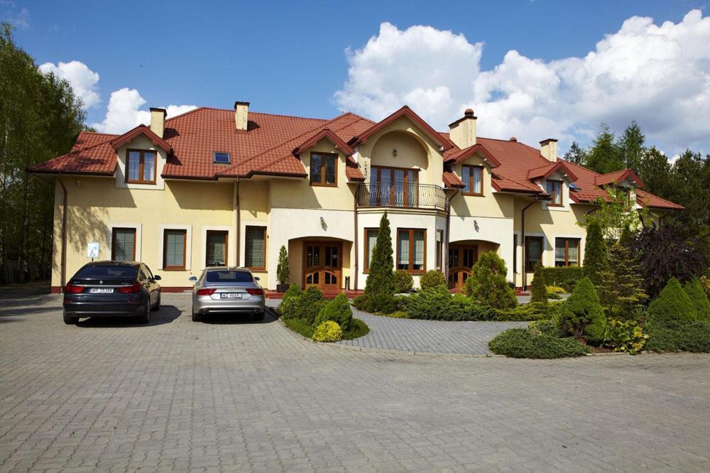 Hotel Maxima Wolanow Exterior photo